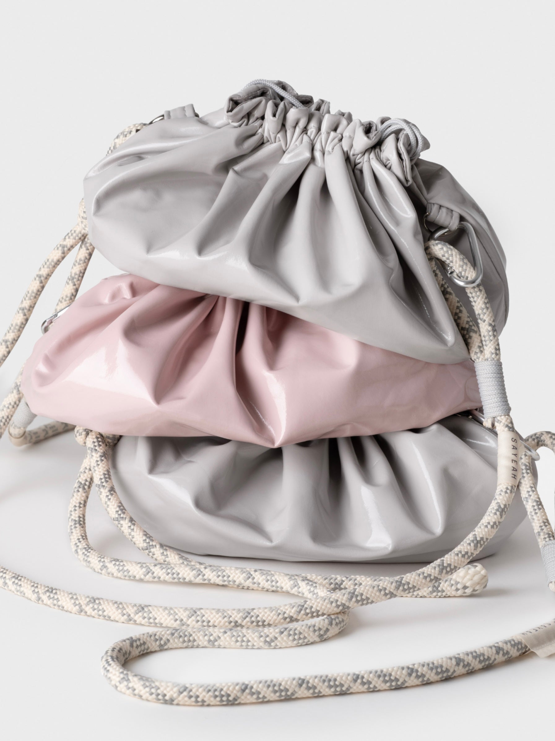 Косметички-сумки SELF-LOVE BAG у сірому та рожевому кольорах